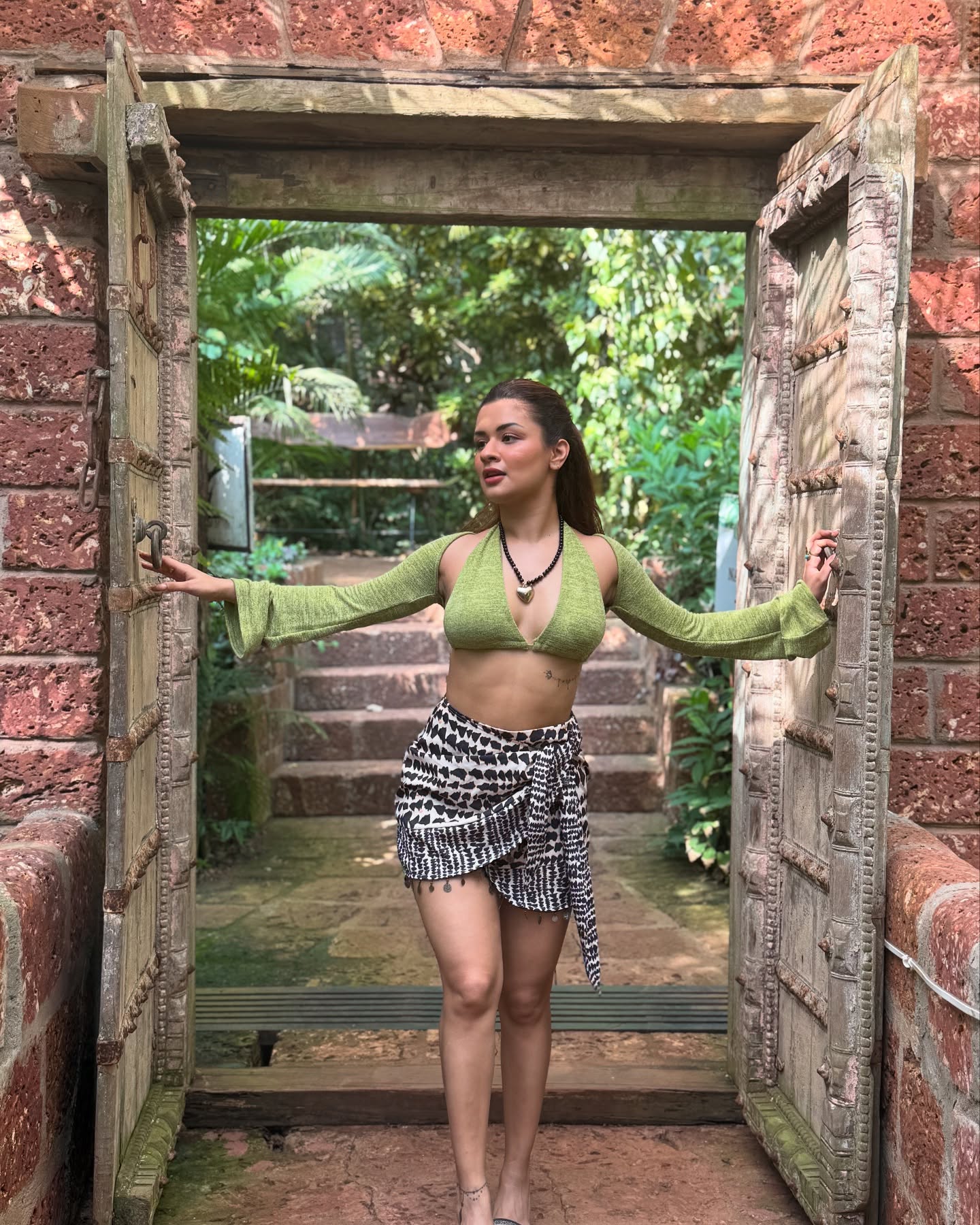 avneet kaur