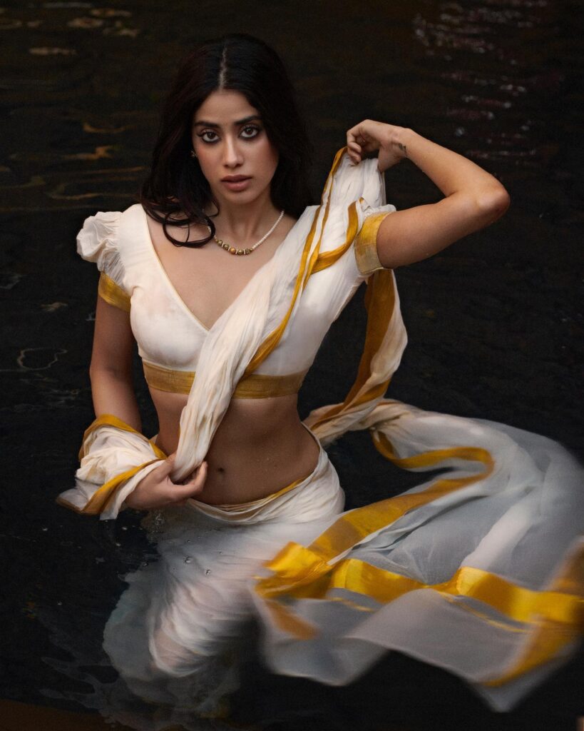 janhvi kapoor saree images
