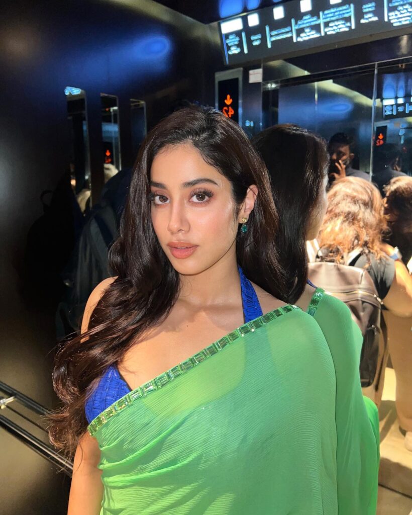 janhvi kapoor saree images