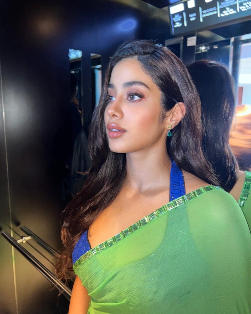 janhvi kapoor saree images