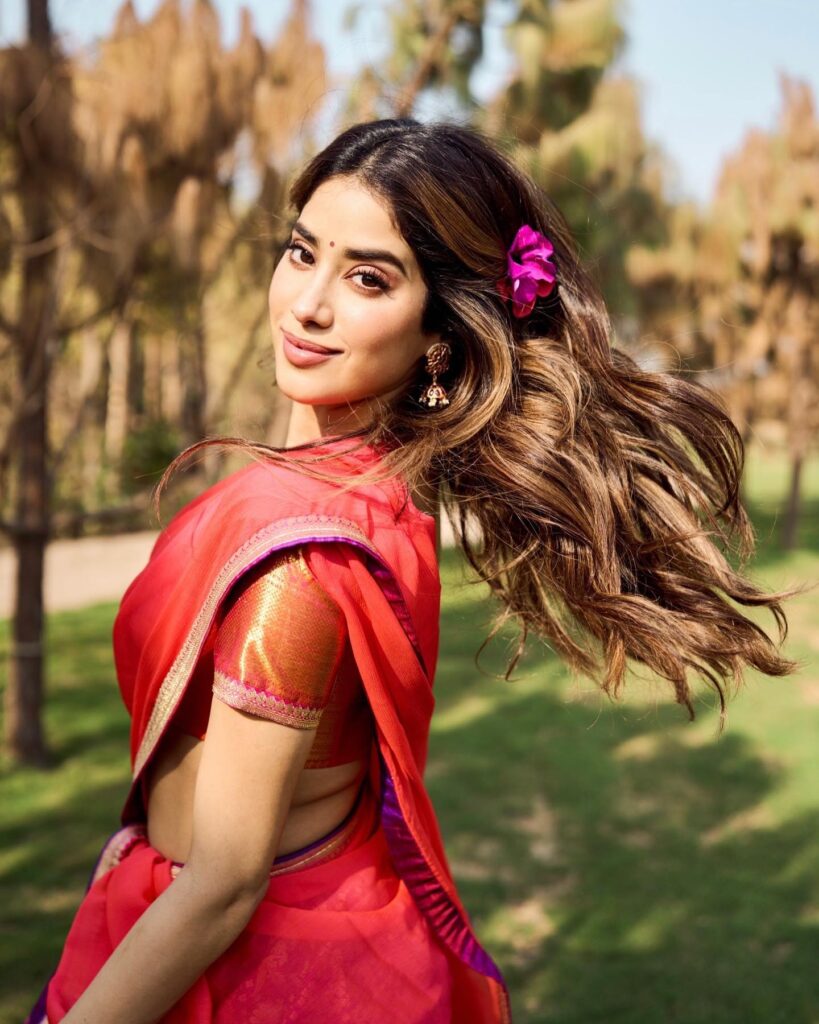 janhvi kapoor saree images