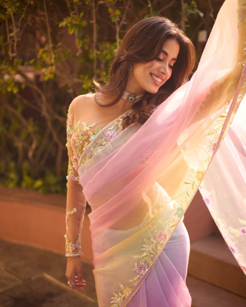janhvi kapoor saree images
